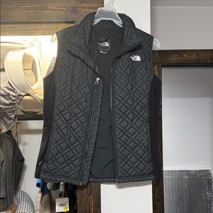 The North Face Black Quilted Diamond-Pattern Vest